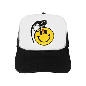 PALASADE "SMILEY" TRUCKER HAT (WHITE)